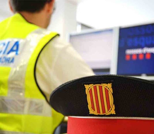 Los hackers roban datos personales de los Mossos Los hackers roban datos personales de los Mossos