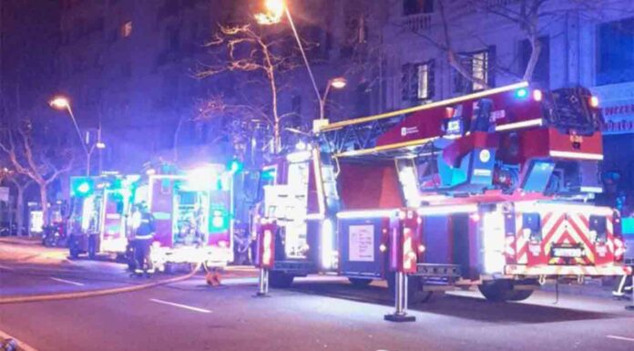 Se incendia un restaurante en Comte d’Urgell, en el Eixample Se incendia un restaurante en Comte d'Urgell, en el Eixample