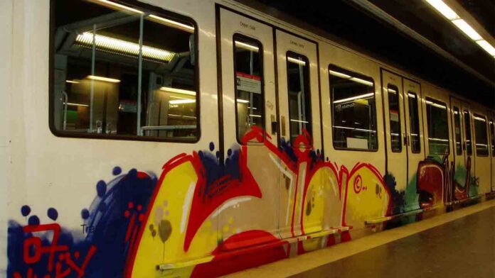 21 grafiteros detenidos por 200 delitos de daños en el Metro y tren