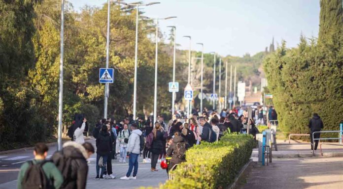 5.100 aspirantes a la Guàrdia Urbana y Bombers de Barcelona 5.100 aspirantes a la Guardia Urbana y Bombers de Barcelona