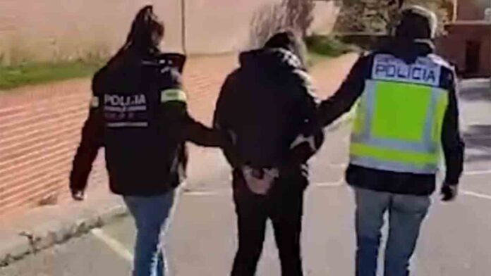 Los Mossos detienen en Madrid a un pederasta que tenía previsto trasladarse a Barcelona