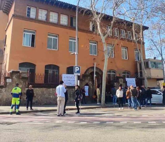 Los funcionarios de prisiones bloquean el Centro Penitenciario de Wad-Ras Nueva jornada de protestas: funcionarios bloquean Wad-Ras y Quatre Camins