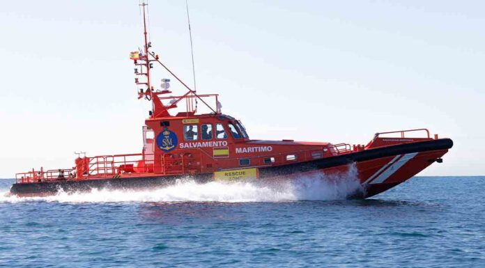 Localizan el cuerpo del hombre desparecido en aguas del Fòrum Localizan el cuerpo del hombre desparecido en aguas del Fòrum
