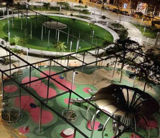 Abre al público el nuevo parque de la Colònia Castells en Les Corts Abre al público el nuevo parque de la Colònia Castells en Les Corts