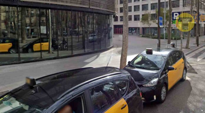 Cuatro turistas dan una paliza a un taxista en la Rambla del Raval y son detenidos en Reus Cuatro turistas dan una paliza a un taxista en la Rambla del Raval y son detenidos en Reus