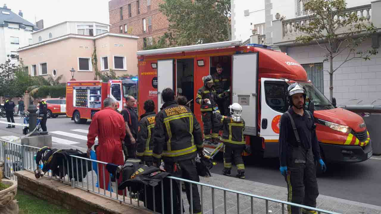 Gran incendio en una vivienda de Sarrià-Sant Gervasi