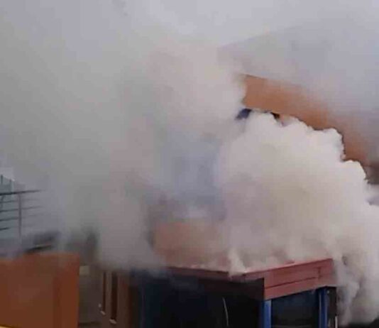 Incendio sin heridos en las piscinas municipales de Hospitalet de Llobregat Incendio sin heridos en las piscinas municipales de Hospitalet de Llobregat