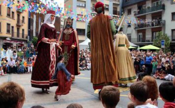 Más de 600 gigantes desfilarán en Barcelona por los 600 años de tradición