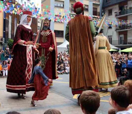 Más de 600 gigantes desfilarán en Barcelona por los 600 años de tradición Más de 600 gigantes desfilarán en Barcelona por los 600 años de tradición