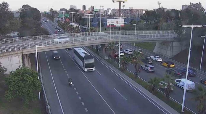 Muere un motorista en un accidente en la Ronda Litoral Muere un motorista en un accidente en la Ronda Litoral