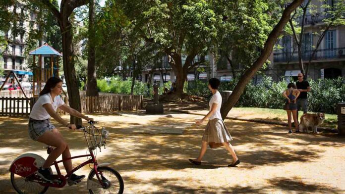 Reabren las áreas de juego infantil de la plaza del Doctor Letamendi
