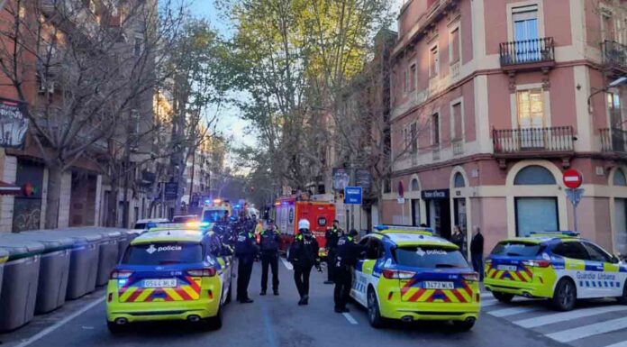Tres heridos en un accidente entre dos vehículos en la Meridiana Tres heridos en un accidente entre dos vehículos en la Meridiana