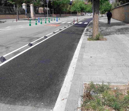 Abierto el carril bici de la calle Jordi Girona, en Les Corts, con el nuevo pavimento Abierto el carril bici de la calle Jordi Girona, en Les Corts, con el nuevo pavimento