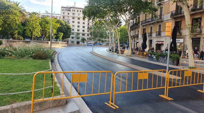 Cortes de circulación en la plaza de Tetuán por asfaltado de la calzada Cortes de circulación en la plaza de Tetuán por asfaltado de la calzada