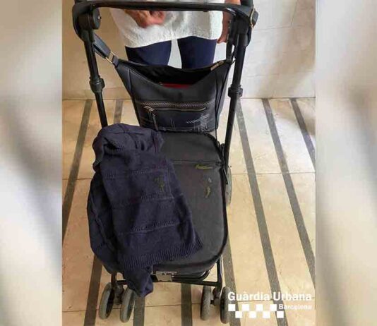 Detenidas en el Eixample por querer robar a una mujer con andador Detenidas en el Eixample por querer robar a una mujer con andador