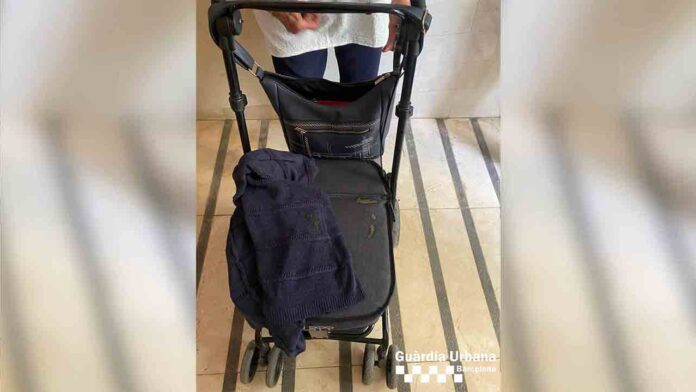 Detenidas en el Eixample por querer robar a una mujer con andador