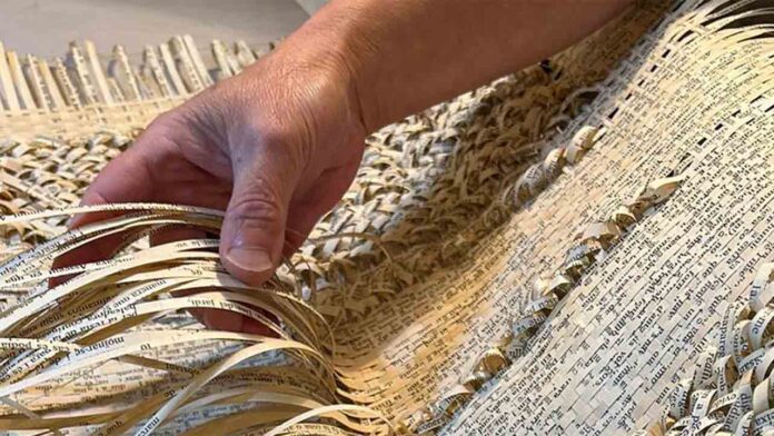 Francesca Poza: El papel como materia y el hilo como símbolo