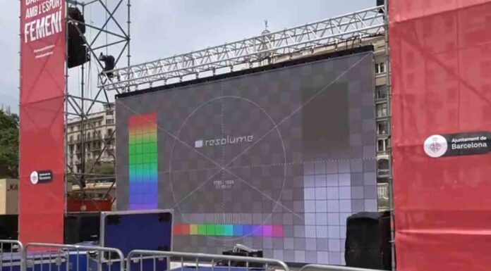 Instalan la pantalla gigante en la plaza Catalunya para la final de la Champions Instala la pantalla gigante en la plaza Catalunya para la final de la Champions