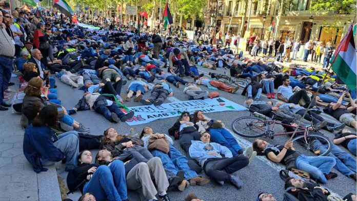 Miles de personas se manifiestan contra el genocidio en Palestina