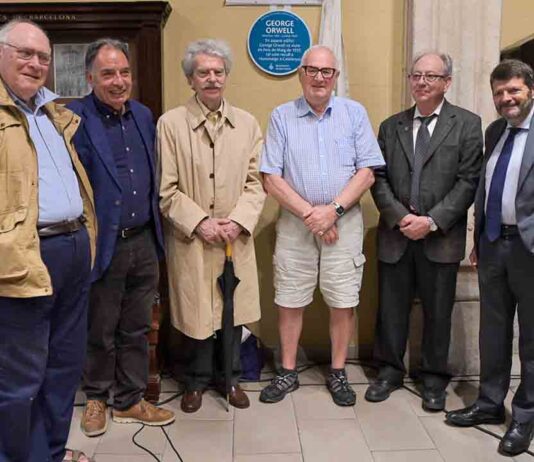 Una placa en la Real Academia de las Ciencias y Artes recuerda a George Orwell Una placa en la Real Academia de las Ciencias y Artes recuerda a George Orwell
