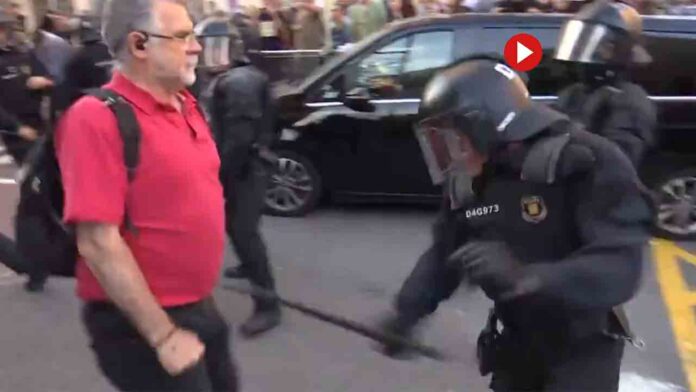 Porrazos a los manifestantes en contra del evento de Louis Vuitton Porrazos a los manifestantes en contra del evento de Louis Vuitton