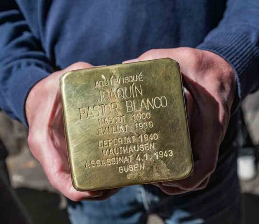 Un ‘adoquín de memoria’ recuerda a Joaquín Pastor, deportado a los campos nazis Un 'adoquín de memoria' recuerda a Joaquín Pastor, deportado a los campos nazis