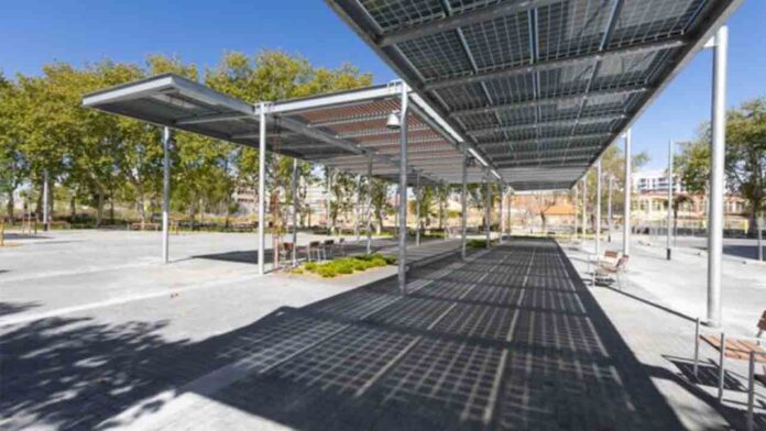 Abre el nuevo parque de las Trece Roses en la Marina del Prat Vermell