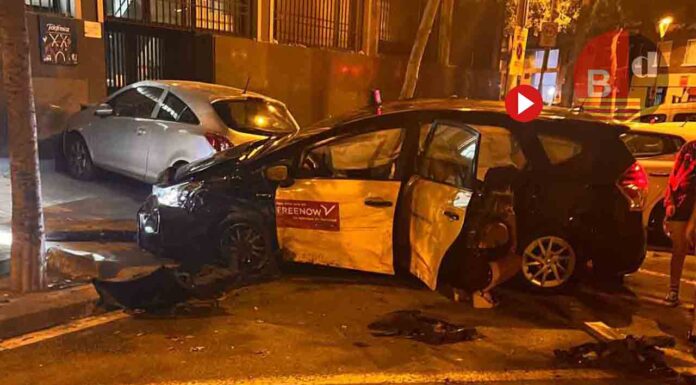 Aparatoso accidente entre dos taxis en Gràcia Aparatoso accidente entre dos taxis en Gràcia