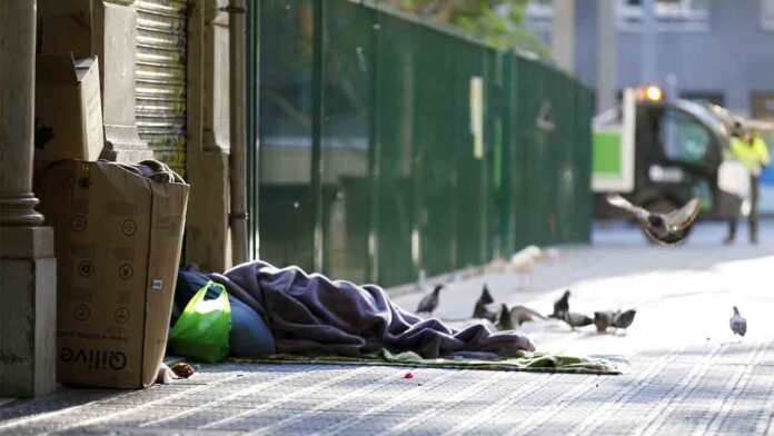 Arrels denuncia más sanciones desde que está en vigor el Pla Endreça Arrels denuncia más sanciones desde que está en vigor el Pla Endreça