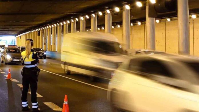 Denuncian a un conductor por circular a 183 km/h por la ronda de Dalt