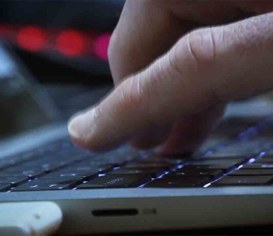 Estafan 2.400 euros a una vecina de Barcelona con «el hijo en apuros» Desarticulan una trama de pederastas por agresiones sexuales a menores de 16 años