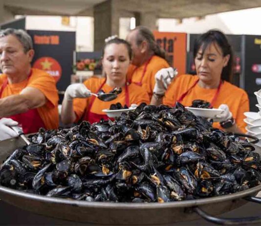 La Regata Cultural acerca la Copa América a los mercados municipales La Regata Cultural acerca la Copa América a los mercados municipales