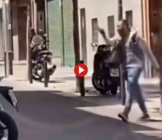 Los Mossos disparan a un hombre en Hospitalet que amenazaba con un cuchillo Los Mossos disparan a un hombre en Hospitalet que amenazaba con un cuchillo