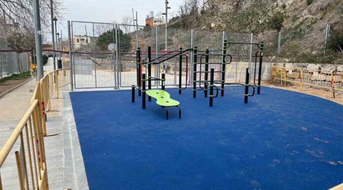 Can Baró estrena pistas deportivas en la calle Tenerife Can Baró estrena pistas deportivas en la calle Tenerife