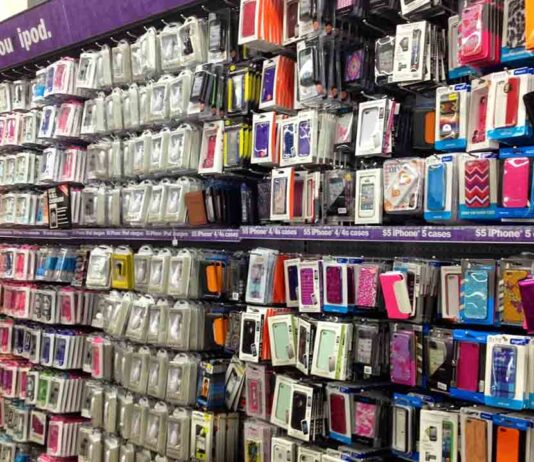 Ciutat Vella limita las tiendas cannábicas, de fundas de móviles y manicura Ciutat Vella limita las tiendas cannábicas, de fundas de móviles y manicura