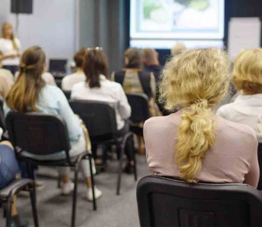Desarrolla tu profesión en el campo holístico Desarrolla tu profesión en el campo holístico