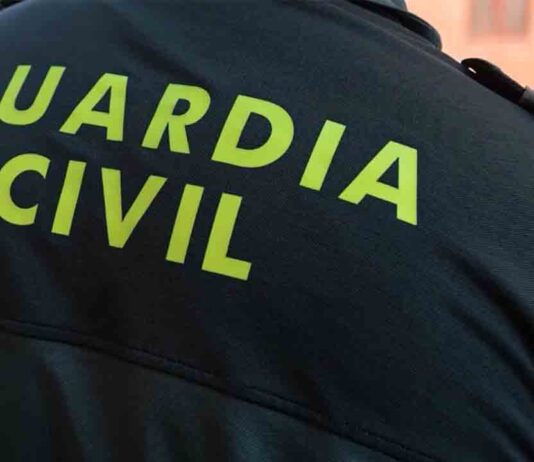 Juicio a dos guardias civiles por vejar lingüísticamente a un viajero en el Prat 15 detenidos por estafar 200.000 euros con "el hijo en apuros"