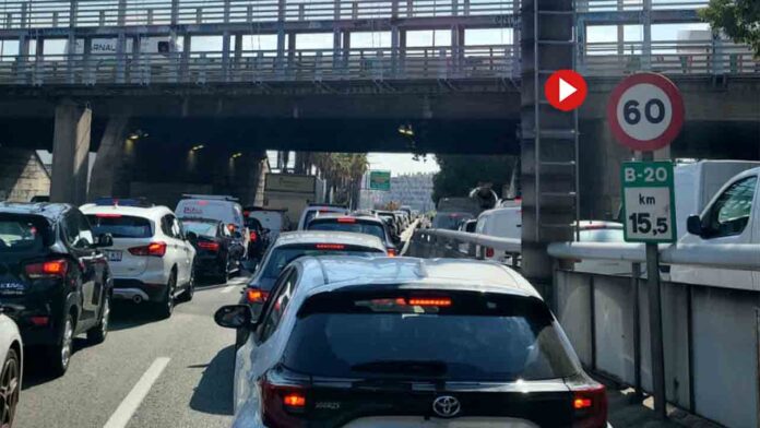 Movilidad complicada en Barcelona por la Operación Jaula de los Mossos Movilidad complicada en Barcelona por la Operación Jaula de los Mossos
