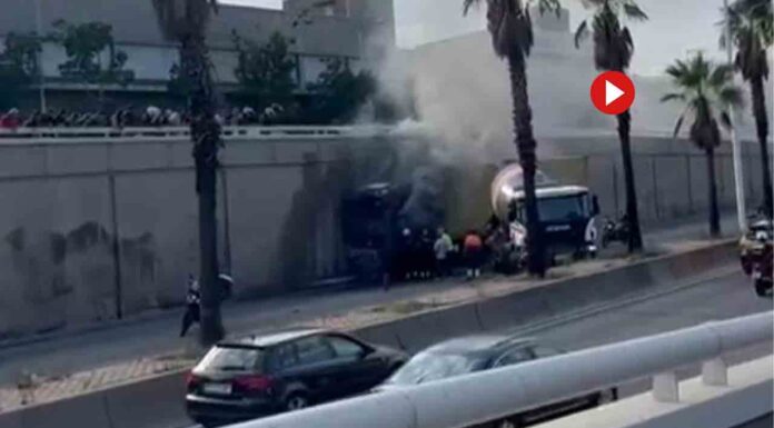 Cortada la Ronda Litoral sentido Llobregat por el incendio de un camión Cortada la Ronda Litoral sentido Llobregat por el incendio de un camión