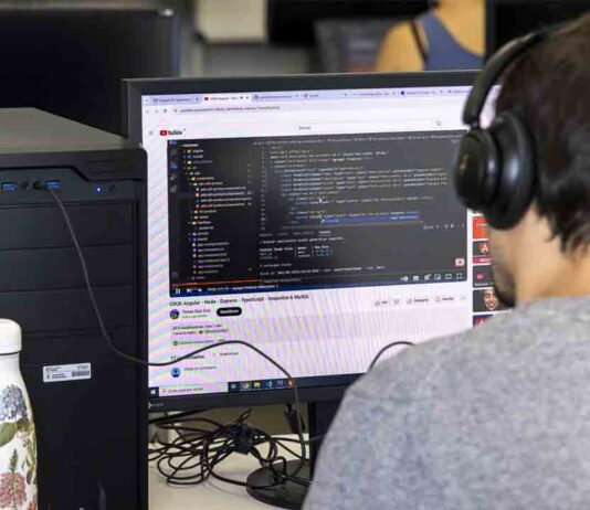 El Ayuntamiento formará a 3.500 personas en programación web y análisis de datos El Ayuntamiento formará a 3.500 personas en programación web y análisis de datos
