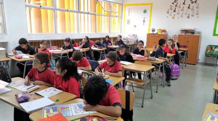 Comienza el nuevo curso escolar sin teléfonos móviles Comienza el nuevo curso escolar sin teléfonos móviles