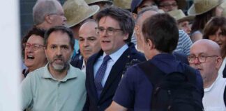 Llarena levanta las órdenes de detención contra Puigdemont Llarena cree que podría haberse detenido a Puigdemont y pide investigar la huida
