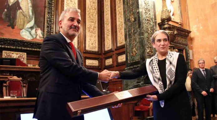 Collboni concede la Medalla de Oro de la Ciudad a Colau en su despedida Collboni concede la Medalla de Oro de la Ciudad a Colau en su despedida