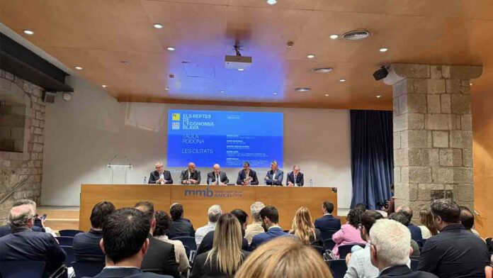 Collboni reivindica la economía azul como "reconexión de Barcelona con el mar"