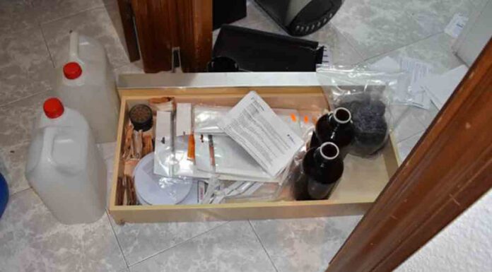 Desmantelan un laboratorio de cocaína a pequeña escala en Sant Martí Desmantelan un laboratorio de cocaína a pequeña escala en Sant Martí