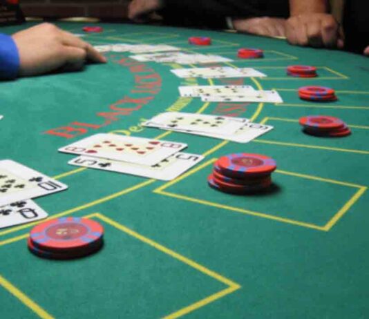 El Síndic de Greuges insta a la cancelación de la feria del juego El Síndic de Greuges insta a la cancelación de la feria del juego