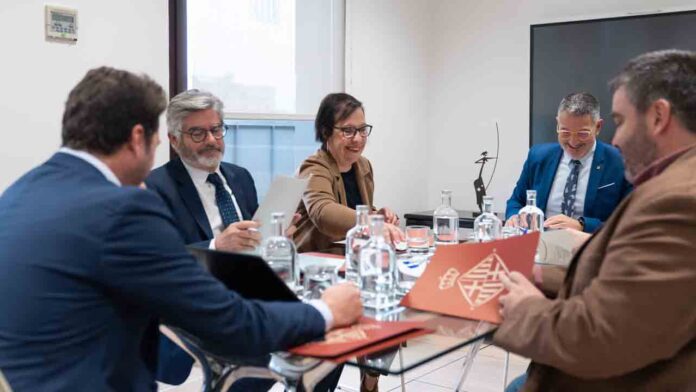Govern y Ayuntamiento colaborarán en políticas de empleo y económicas