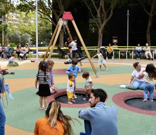 Inaugurados los nuevos jardines de Clara Campoamor, en Les Corts Inaugurados los nuevos jardines de Clara Campoamor, en Les Corts