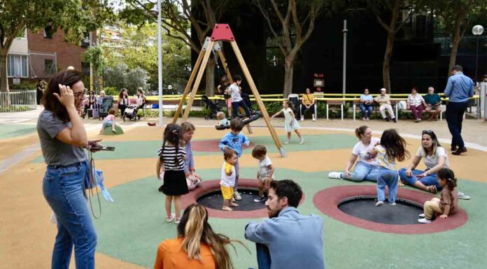 Inaugurados los nuevos jardines de Clara Campoamor, en Les Corts Inaugurados los nuevos jardines de Clara Campoamor, en Les Corts