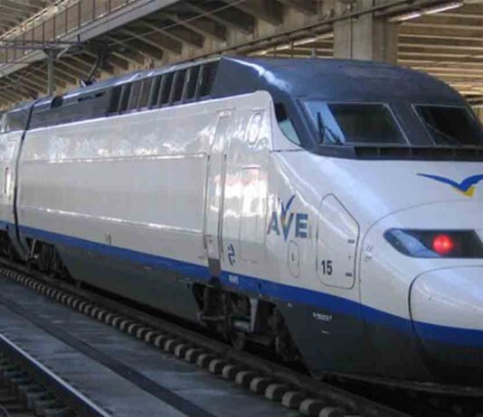 Renfe cancela los trenes entre Barcelona y València por el temporal de viento Renfe recupera la circulación de trenes desde Barcelona a Vàlencia y Málaga